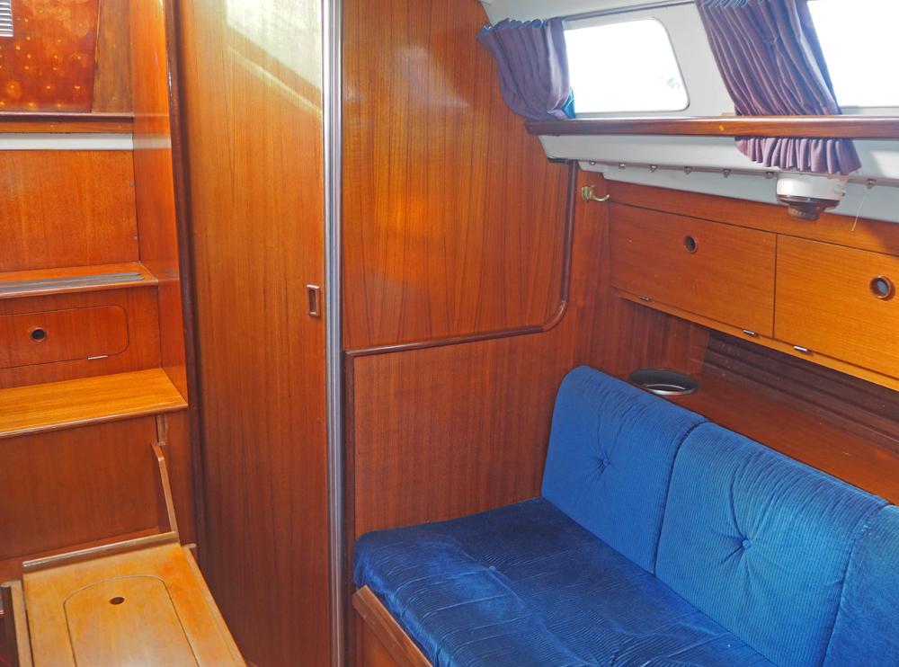 Salon, Accommodatie